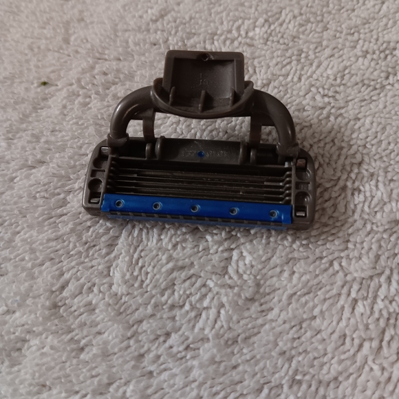 14..Blue Razor Blade Refills - Picture 4 of 7